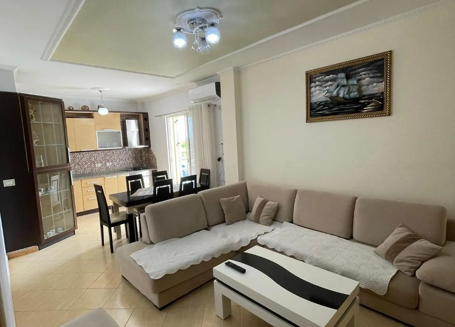 Nandos Apartment Durrës
